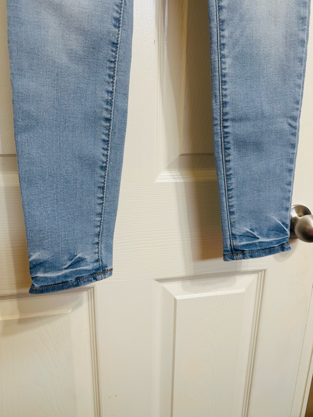 Old Navy Light Blue Skinny Jeans 0 💙 - Picture 4 of 11
